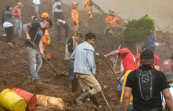 Simultáneamente al retorno, continúa la búsqueda de los ocho desaparecidos. FOTO: ESNEYDER GUTIÉRREZ