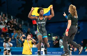 Tatiana Rentería es, hasta ahora, la última medallista olímpica de Colombia, en los 76 kg de lucha libre de París 2024. FOTO AFP