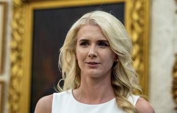Natalie Harp es una de las asesoras más cercanas a Donald Trump, asegura que el presidente le salvó la vida. Foto: AFP
