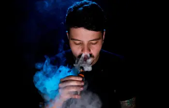 En Medellín el problema también es crítico. El 40% de los estudiantes reporta haber consumido cigarrillos electrónicos. FOTO: EL COLOMBIANO