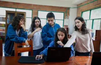 Estudiantes paisas buscan asteroides para la NASA. FOTO: CORTESÍA GOBERNACIÓN DE ANTIOQUIA