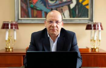 El ministro de Hacienda, Germán Ávila, aseguró que el Gobierno el apostará a un fuerte incremento del salario mínimo en Colombia, 2026. FOTO MINHACIENDA. 