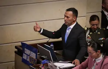 El ministro de Defensa, Pedro Sánchez, aseguró que menores reclutados ilegalmente habrían participado en el ataque armado contra Buenos Aires, Cauca. FOTO: Colprensa. 