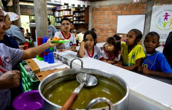 Cada familia aporta $4.000 por usuario, pero con frecuencia no tienen con qué y toca recurrir a padrinos que subsidien la cuota. FOTO: JULIO HERRERA