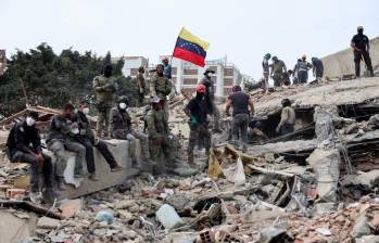 Rescatistas de Estados Unidos, España, México, Japón y Colombia están trabajando en Venezuela buscando salvar vidas. Foto: Jesus Vargas/Getty Images