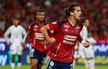 El defensa central uruguayo Joaquín Varela, de 26 años, ha tenido dos pasos por el DIM. El primero fue en 2023. El segundo desde el segundo semestre de 2024. Suma 32 partidos y 5 goles. FOTO Manuel Saldarriaga