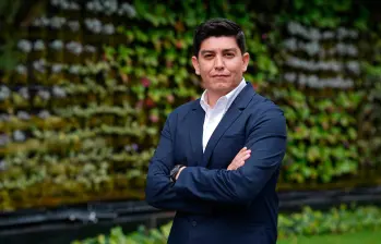 Andrés Morales, director de OXXO Colombia, destacó la apuesta de la cadena por Medellín, donde abre nuevas tiendas mientras avanza hacia las 700 unidades en el país. FOTO cortesía OXXO