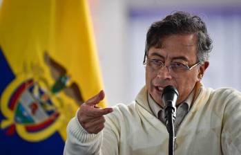 El presidente Gustavo Petro defendió los recortes presupuestales y responsabilizó a decisiones pasadas y a la Corte Constitucional por el déficit fiscal. FOTO: Colprensa.