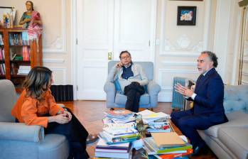 Reunión entre Laura Sarabia, el presidente Gustavo Petro y Armando Benedetti. FOTO CORTESÍA 