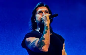 Juanes interpretó cuatro canciones durante La Velada del Año VI, organizada por Ibai Llanos en el estadio La Cartuja de Sevilla. FOTO CORTESÍA DE JUANES. 