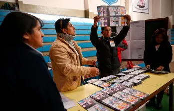 Los bolivianos acuden a las urnas el domingo para unas elecciones marcadas por una profunda crisis económica. Foto Getty.