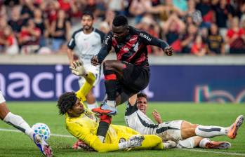 Kevin Viveros recibió ofertas del fútbol árabe y europeo en esta ventana de fichajes; sin embargo, el Athletico Paranaense pide una suma superior a 30 millones de euros por el oriundo de Buenaventura. FOTO: GETTY