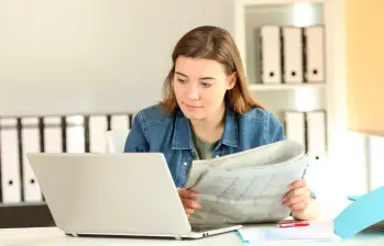 Cada vez más empresas priorizan habilidades prácticas y formación técnica en sus procesos de selección. FOTO: GETTY