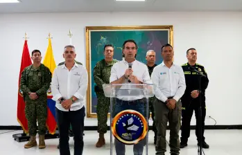 El consejo de seguridad se hizo en la Cuarta Brigada, con asistencia de altos mandos y de 15 alcaldes de municipios antioqueños. FOTO: Alcaldía de Medellín