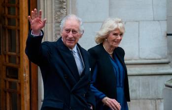 Imagen del rey Carlos, de 75 años, y de Camila Parker, de 76 años de edad. FOTO Getty