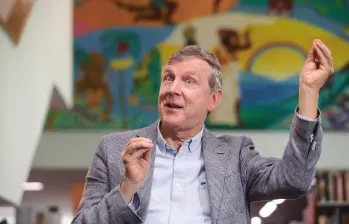 El abogado Juan Luis Mejía es exrector de la Universidad Eafit y uno de los mayores conocedores y divulgadores de la historia de Medellín. Foto: Esneyder Gutierrez