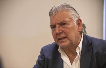 Jaime Alberto Cabal, presidente de Fenalco, analiza la reconstrucción del país y los desafíos económicos tras el lanzamiento de su libro. FOTO Esneyder gutiérrez