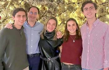 Restrepo sostiene su vida junto a su esposa Tatiana Céspedes y sus tres hijos. FOTO Cortesía