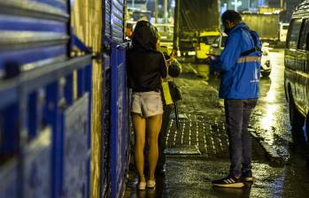 En la imagen, un operativo realizado contra la explotación sexual en el Cento de Medellín. FOTO: Julio César Herrera Echeverri