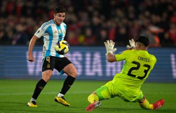 Julián Álvarez y Messi brillaron en la victoria contra Chile, ¿cuántos puntos suma Argentina en eliminatorias? 