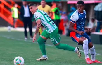 En la imagen aparece Juan Bauzá, jugador argentino de Atlético Nacional. FOTO MANUEL SALDARRIAGA