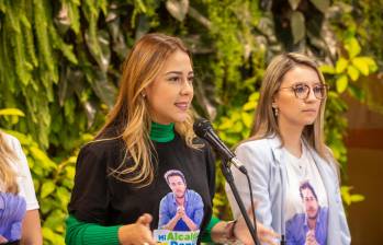 Andree Uribe Montoya, exsecretaria de Salud (izquierda), y Karen Bibiana Delgado Manjarrés, exsecretaria de Suministros de Servicios (derecha). FOTO: EL COLOMBIANO