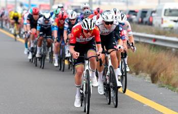 Tadej Pogacar impresiona con su andar en el ciclismo actual. A sus 26 años, el corredor que mide 1,76 metros de estatura y pesa 66 kilos, ya es considerado uno de los grandes en la historia del ciclismo. FOTO GETTY