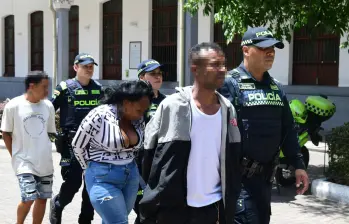 Los detenidos son una mujer de 46 años y dos hombres de 38 y 43 años. A estas personas las señalan de asesinar a Juan Pablo Villa Rojas, de 35 años, quien les habría reclamado por el hurto de un celular. FOTO: POLICÍA METROPOLITANA