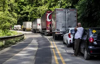 Para no verse afectado por una congestión de horas por cuenta de alguna emergencia, las autoridades le recomiendan mantenerse pendiente de las novedades viales antes de salir de viaje. FOTO: JULIO CÉSAR HERRERA