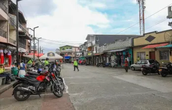 La paz de Valdivia fue alterada en las últimas horas con el ataque a su estación de policía. FOTO ESNEYDER GUTIÉRREZ