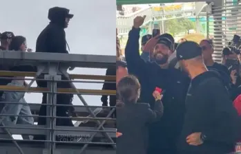 Nicky Jam sorprendió a usuarios de TransMilenio durante un recorrido hacia el estadio El Campín, donde promocionó su próximo concierto en Bogotá. FOTO: Captura de video.