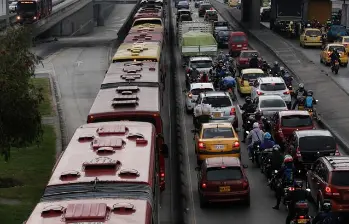 Una nueva medida de pico y placa modificará las restricciones para los días 26 de diciembre y 2 de enero en Bogotá. FOTO: Colprensa. 