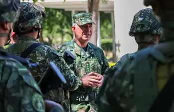 El general Luis Emilio Cardozo, comandante del Ejército, advirtió que el conflicto armado en Colombia cambió por el uso masivo de drones con explosivos. FOTO: Colprensa. 