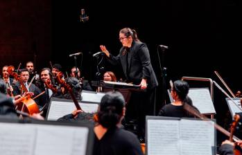 Ana María Patiño-Osorio es la primera mujer que asume el cargo de Directora Titular en Filarmed, y también la directora más joven en los 43 años de historia de la orquesta. Foto cortesía