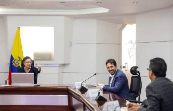 El presidente Petro y el ministro Diego Guevara reunidos en Casa de Nariño este viernes para atender una reunión sobre temas energéticos. Foto: Presidencia