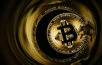 El periodista John Carreyrou analizó cientos de correos electrónicos inéditos y patrones de lenguaje para llegar a esa conclusión. FOTO: AFP