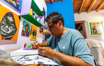 Julio Herrera en su taller de artista. FOTOS camilo suárez