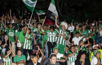 Imagen de referencia de una celebración de hinchas de Atlético Nacional en las calles de Medellín. Foto: Jaime Pérez Munévar