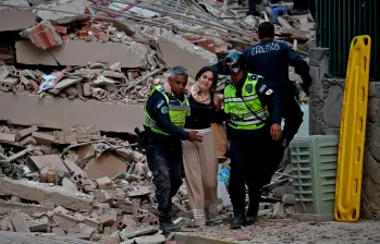 No solo en medios sino también en redes sociales aparecen constantemente las angustiantes imágenes sobre la tragedia en Venezuela. FOTO AFP