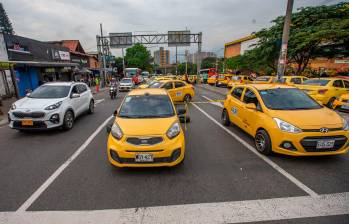 Un taxista de una ciudad como Bogotá puede consumir entre 7 y 9 galones de gasolina diarios. FOTO ESNEYDER GUTIÉRREZ