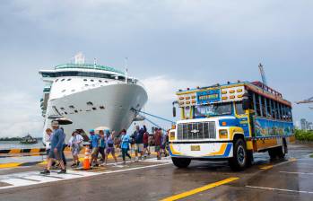 Brilliance of the Seas de Royal Caribbean fue el primer crucero de la temporada 2024-2025 que llegó a Cartagena. FOTO cortesía Héctor Rico