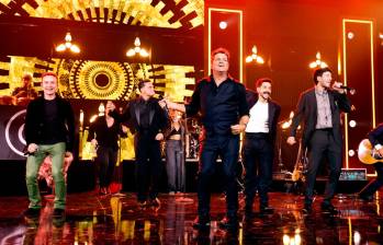 Con un homenaje a Colombia y a Carlos Vives comenzó la gala central de los Grammy Latino. FOTO AFP