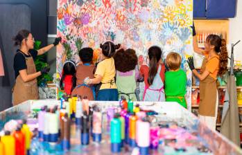 La firma presidencial se dio en un evento al que asistieron artistas y gestores culturales. La ley propicia la educación en artes FOTO GETTY