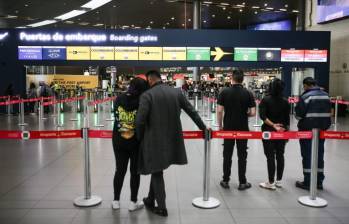 Migración en el aeropuerto internacional El Dorado de Bogotá. FOTO: Colprensa