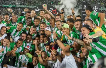 La mayoría de futbolistas elegidos por lectores de este diario estuvieron en los equipos campeones de Libertadores en 1989 y 2016. Otros marcaron por la calidad mostrada en cancha. FOTO Juan Antonio Sánchez y EC