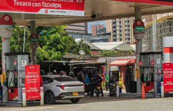 El FEPC volvió a enfrentar presiones fiscales en 2026 por el aumento de los precios internacionales de los combustibles, mientras el déficit podría acercarse a $6 billones, según la ACP. FOTO Camilo Suárez