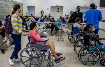 La dolorosa historia de seis pacientes que murieron tras la crisis del sistema de salud