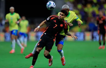 Cuando parecía que el primer tiempo terminaría con un empate, apareció el de siempre: Luis Díaz, el hombre que no le teme a Brasil y en los dos últimos encuentros les ha anotado tres goles a los brasileros. Foto: AFP