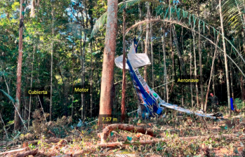 Así quedó la avioneta de matrícula HK -2803 Cessna 206 que se accidentó en la selva del Guaviare el pasado 1 de mayo. FOTO: CORTESÍA