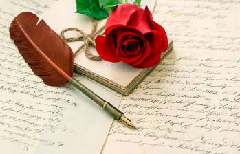 Regalar flores o escribir cartas de amor, entre las actividades de San Valentín. FOTO Ssstock